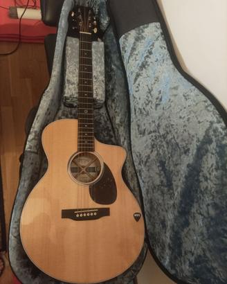 Chitarra Martin SC-13E compatta