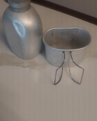 Gavetta con borraccia