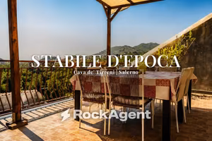 Appartamento di 247 m² con più di 5 locali a Cava 