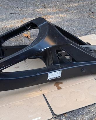 Forcellone Yamaha R1 04/06