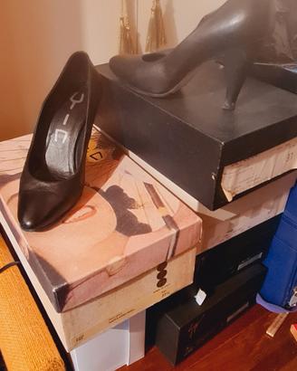 scarpa decolleté nero con tacco e 37.5