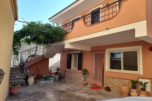 Villetta a schiera a Savoca contura ristrutturata