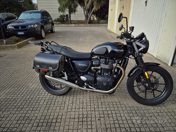 Triumph speed twin 900