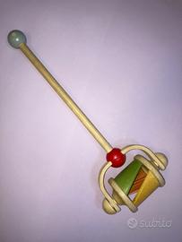 Trottola giocattolo in legno