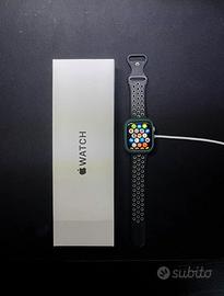 Apple Watch SE (2ª generazione) 44mm