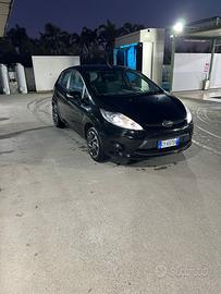 auto Ford Fiesta