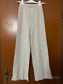 Pantaloni a gamba larga a coste