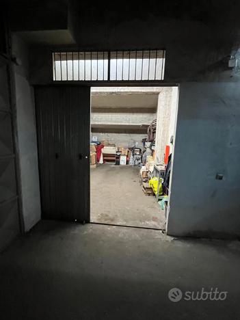 Garage 32 MQ-Via Nazionale Aci Castello TRATTABILE