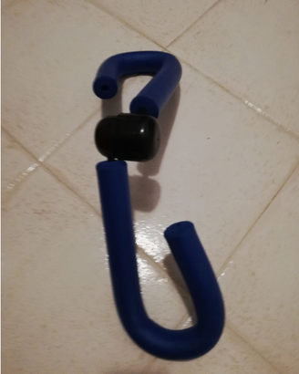 ATREZZO GINNICO DA PALESTRA PER COSCIE GLUTEI.