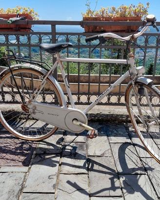 bicicletta corsa e passeggio
