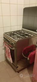 cucina con forno a gas