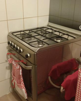 cucina con forno a gas