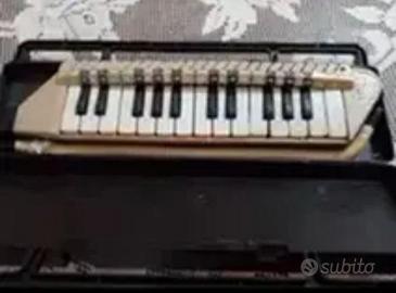 pianola con tuba a fiato,marca Bontempi 