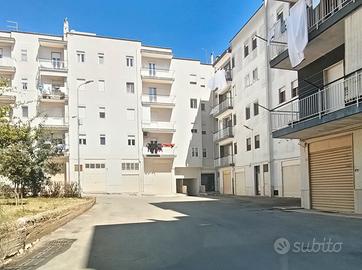 Box di 98 mq in via Giorgio Amendola