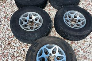 5 cerchi e gomme m+s per l200
