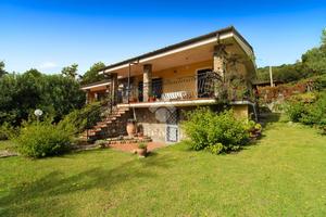 VILLA SINGOLA A ISPANI