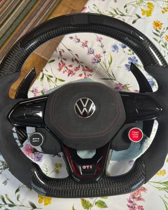 VOLANTE SPORTIVO VW GOLF 8 in CARBONIO EALCANTARA
