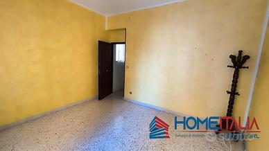 Appartamento su due elevazioni con terrazzo