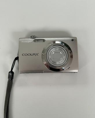 Nikon Coolpix 3000
