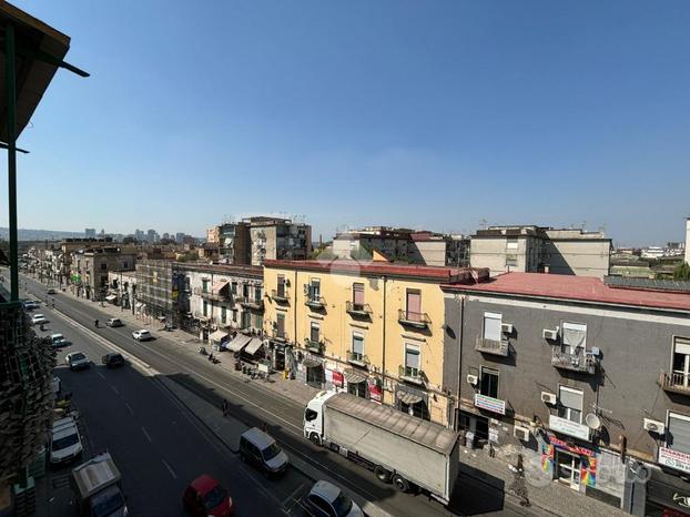 3 LOCALI A NAPOLI