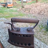 Ferro da stiro antico