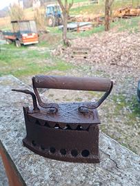 Ferro da stiro antico