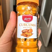 Due barattoli di Curcuma macinata sigillati