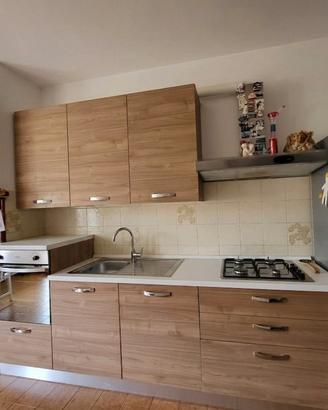 cucina completa di elettrodomestici 