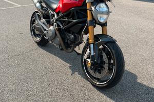 Ducati Monster 696 A2