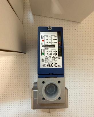 3 Vacuostati XMLBM02V2S11 di Telemecanique nuovi