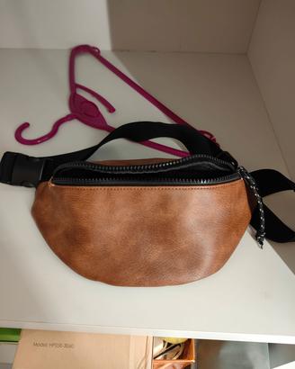Marsupio Bershka – ecopelle marrone