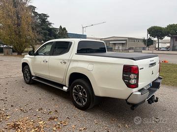 Mitsubishi L200 2.3 DI-D Double Cab Intense