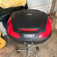 Bauletto GIVI con piastra 47 litri