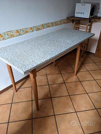 Tavolo color ciliegio