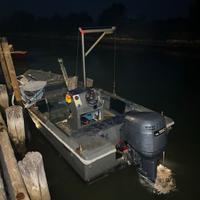 Drifting attrezzato per pesca alle vongole