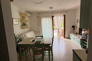 Porto pino terra tetto cento metri quadrati-corti