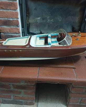 modellino motoscafo riva aquarama