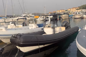 GOMMONE-NOVA MARINE 7 MT – YAMAHA 150 CV – TUBOLAR