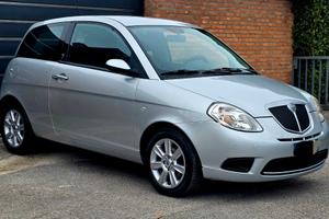 Lancia Ypsilon 1.2 Versus benzină neopatentati