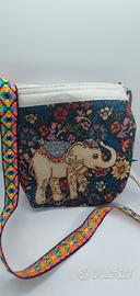 Borsa etnica a tracolla con elefante ricamato