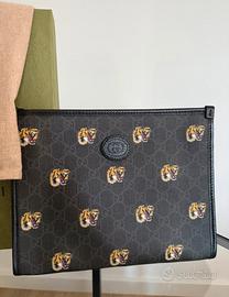 Gucci Tiger GG Supreme pochette