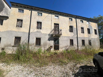 Casa rurale in un contesto storico agricolo