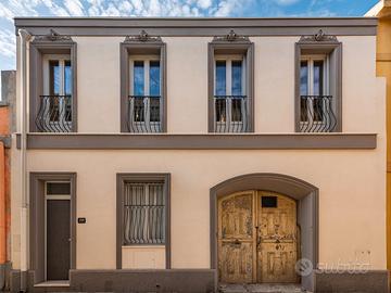 Palazzotto già idoneo a struttura B&b