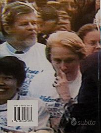 Volume unico in lingua inglese titolo-THE 100 SHOW