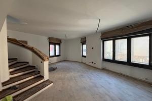 App con solarium, cantina e posto auto