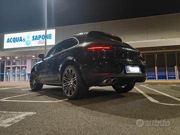 Porsche macan s, immatricolata autocarro N1