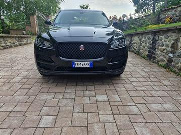 Jaguar F-Pace 2.0 D 180 CV AWD Prestige