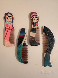 4 pettini cinesi vintage in legno dipinto