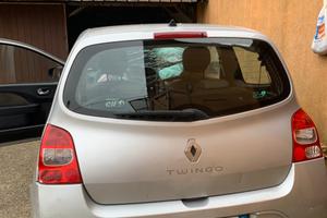 Renault Twingo 2 2010 INCIDENTATA -103.919km