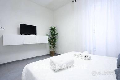 VIA TRIBUNALI AD.ZE TRILOCALE RISTRUTTURATO